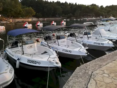 rent-a-boat-porec-2